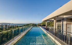 Sua estadia exclusiva com piscinas e jacuzzi a 500m da praia - ELF